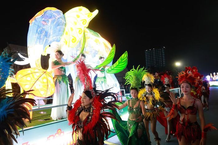 Mô hình đèn Trung thu của phường Tích Lương