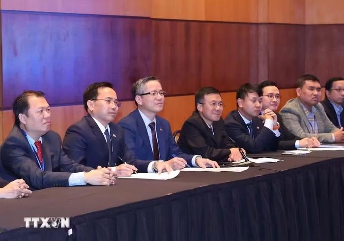 Các đại biểu tham dự buổi gặp mặt. (Ảnh: Thống Nhất/TTXVN)
