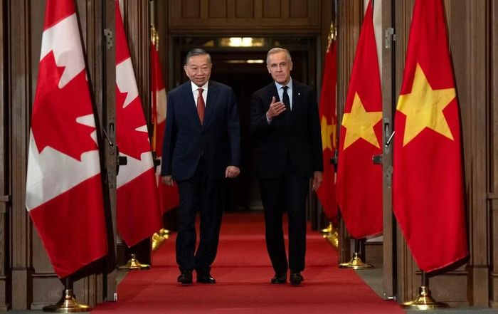 Tổng Bí thư, Chủ tịch nước Tô Lâm với Thủ tướng Canada Mark Carney. Ảnh: AP