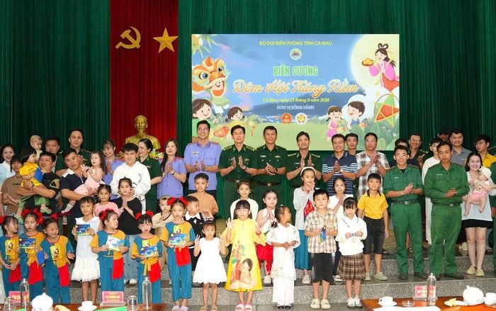 Ban Chỉ huy BĐBP tỉnh Cà Mau tổ chức đêm hội cho con quân nhân đang công tác trong lực lượng.