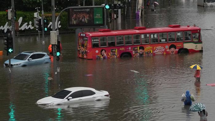 Từng được mệnh danh là “Venice của phương Đông” nhờ hệ thống kênh rạch chằng chịt, Bangkok được xây dựng trên vùng đất đầm lầy cũ, với độ cao chỉ khoảng 1,5 m so với mực nước biển.