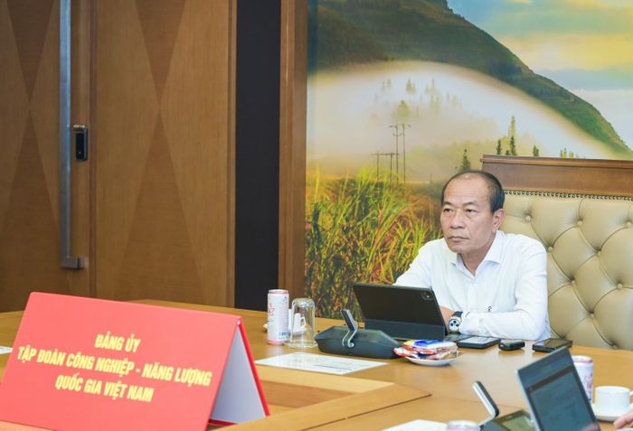Đồng chí Phạm Quang Dũng, Ủy viên Ban Thường vụ, Chánh Văn phòng Đảng ủy PETROVIETNAM tham dự hội nghị