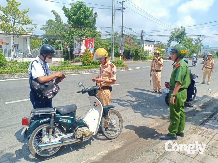 Cà Mau tập trung công tác tuyên truyền, hướng dẫn kỹ năng lái xe an toàn cho học sinh, sinh viên