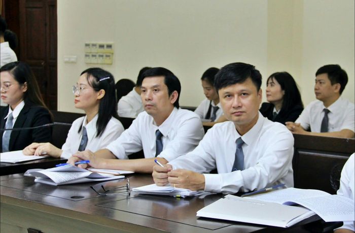 Các Luật sưu tham gia bào chữa cho các bị cáo tại phiên tòa phúc thẩm.