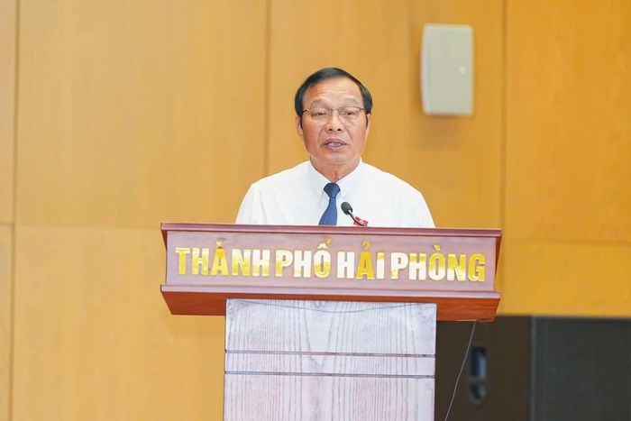 Ông Lê Văn Hiệu, Phó Bí thư Thành ủy, Chủ tịch HĐND TP. Hải Phòng phát biểu khai mạc kỳ họp.