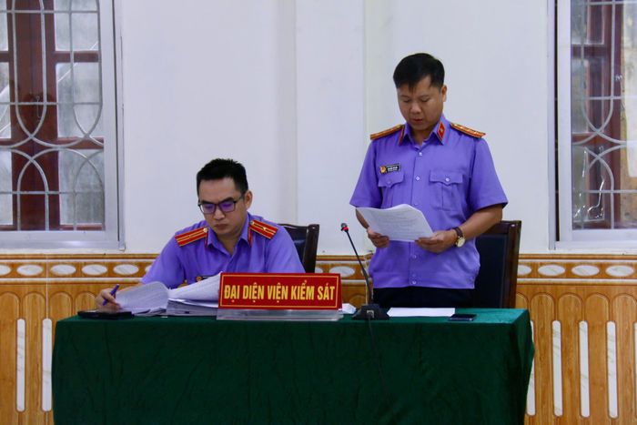 Đại diện Viện kiểm sát tại phiên toà.