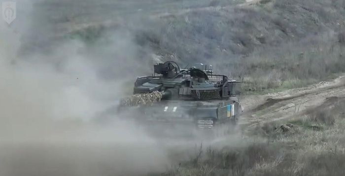 Xe tăng của Ukraine trên tiền tuyến. Ảnh: Defense Express