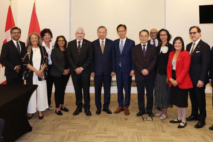 Tổng Bí thư, Chủ tịch nước Tô Lâm với Nhóm nghị sĩ hữu nghị Canada - Việt Nam. Ảnh: TTXVN