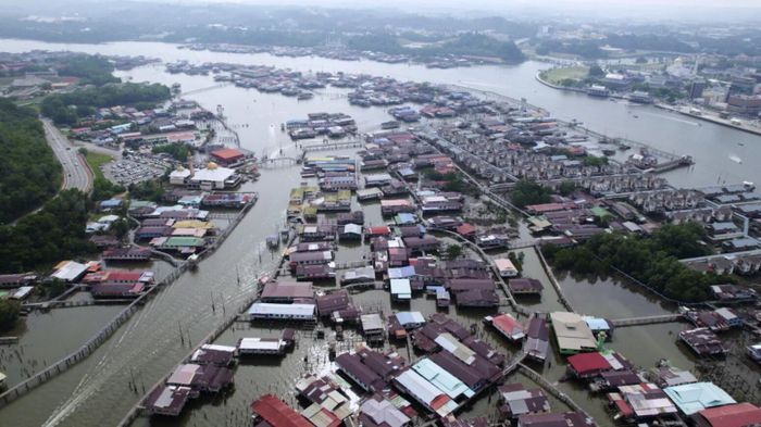 Ngôi làng nổi Kampong Ayer. Ảnh: CNN