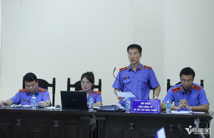 Đại diện Viện Công tố và xét xử phúc thẩm