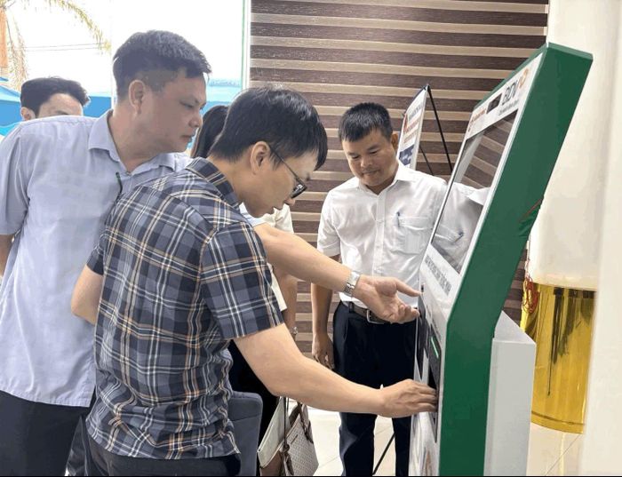 Đoàn công tác kiểm tra tại Trung tâm phục vụ hành chính công Gia Lai. Ảnh: Cổng Thông tin điện tử Gia Lai