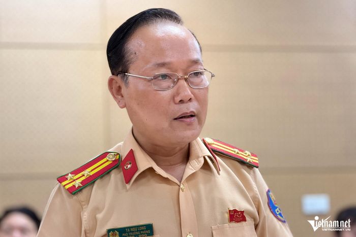 Thượng tá Tạ Ngự Long thông tin. Ảnh: Đình Hiếu