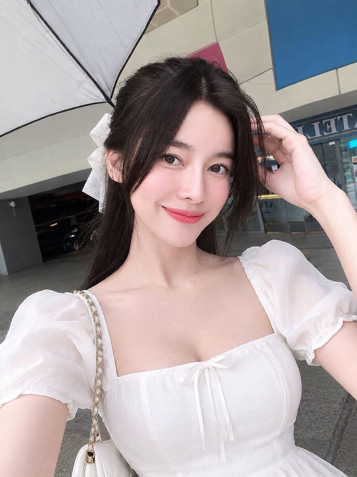 Diễn viên Cao Thái Hà đẹp dịu dàng.