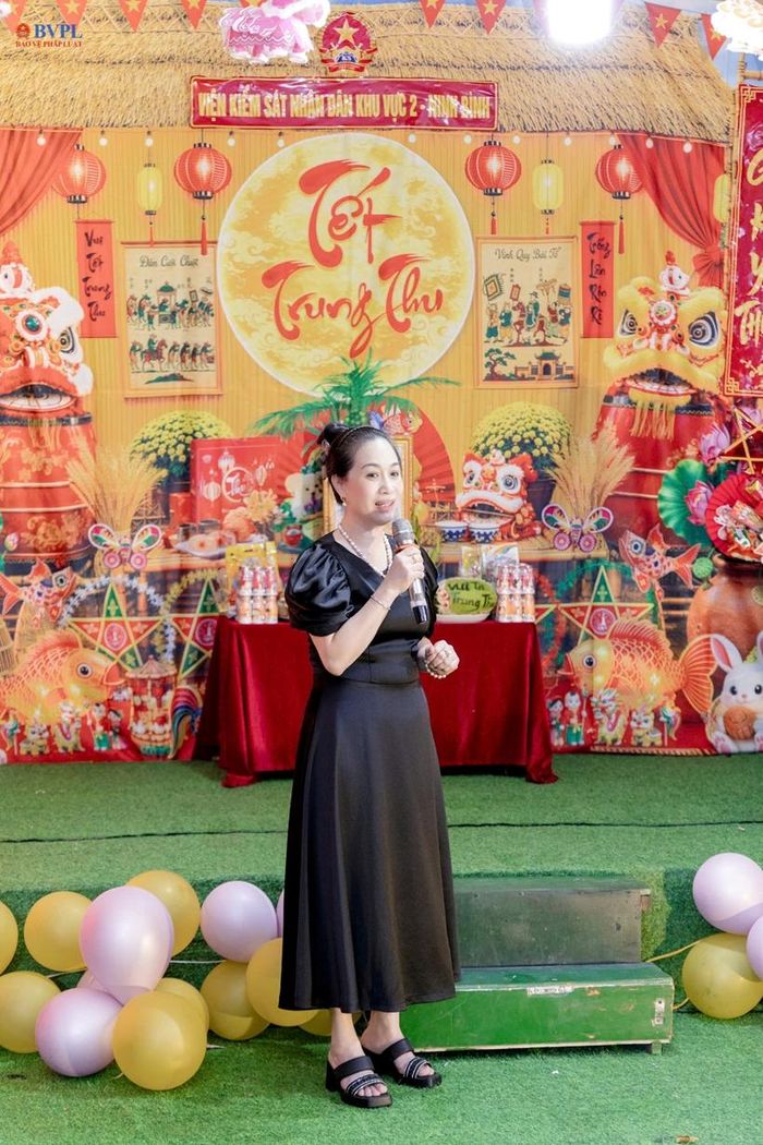 Đồng chí Đoàn Thị Hồng Hạnh – Viện trưởng VKND khu vực 2 gửi lời chúc đến các cháu thiếu nhi.