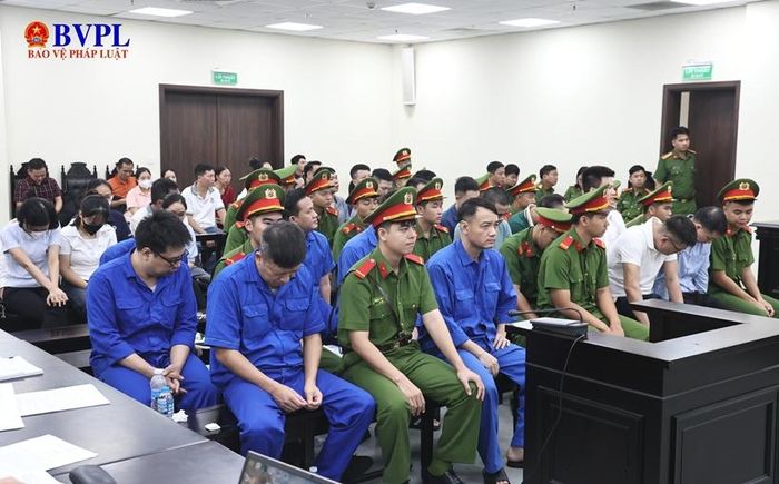  Các bị cáo tại phiên tòa.