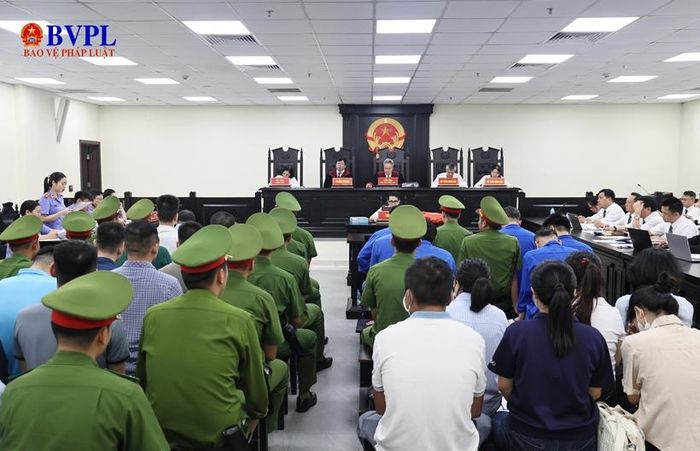  Quang cảnh phiên tòa sáng 25/9.