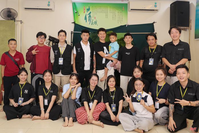 Chương trình "Trung thu cho em" tại Bệnh viện Phục hồi chức năng tỉnh được thực hiện với sự chung tay của các đơn vị như: Studio Nhà Cỏ, T-Princess, Hải Đăng Prolab, Hizo Studio, Áo cưới Quang Hạnh, Halo House, Thuý Vivu, Lux Studio.