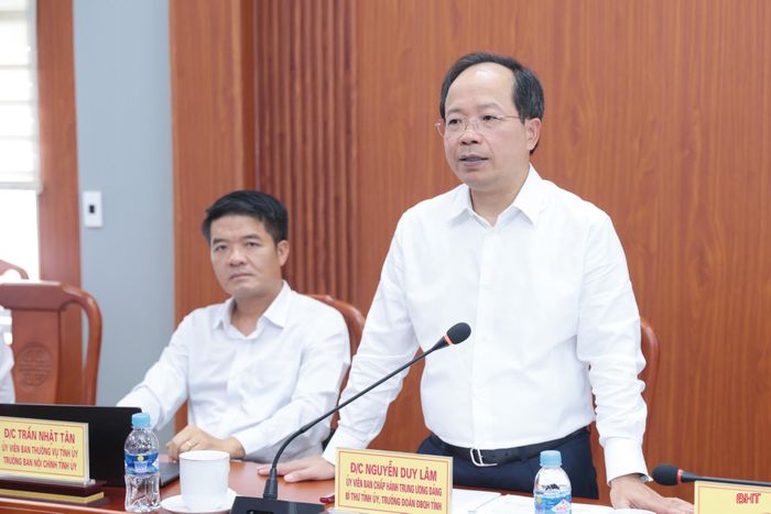 Đồng chí Nguyễn Duy Lâm - Ủy viên Trung ương Đảng, Bí thư Tỉnh ủy, Trưởng đoàn ĐBQH tỉnh kết luận phiên tiếp công dân.