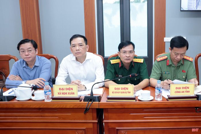 Đại biểu các sở, ngành và địa phương tham gia phiên tiếp công dân.