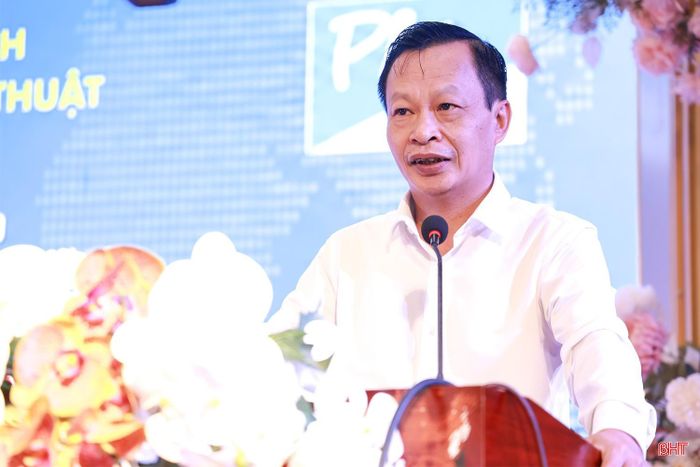 Ông Bùi Khắc Bằng, Chủ tịch Liên hiệp các Hội Khoa học và Kỹ thuật Hà Tĩnh phát biểu khai mạc tập huấn