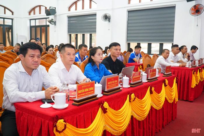 Đại biểu tham gia hội nghị.