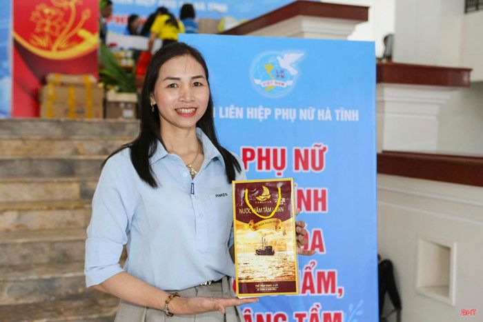 Chị Nguyễn Thị Tâm (xã Lộc Hà) bày tỏ: "Ngày hội phụ nữ khởi nghiệp năm nay, các hoạt động rất bổ ích và thiết thực. Nhờ các chuyên gia tư vấn, tôi gỡ được nhiều băn khoăn trong việc xây dựng thương hiệu cho sản phẩm cũng như cách tiếp thị số trong bối cảnh mới".