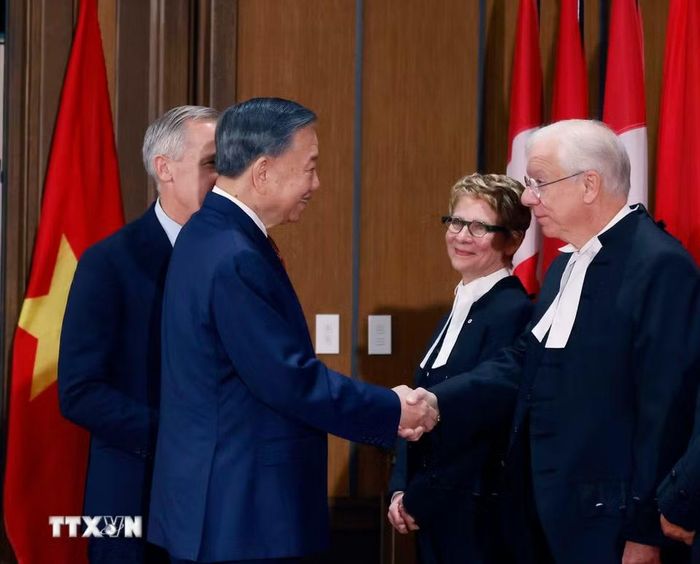 Tổng Bí thư, Chủ tịch nước Tô Lâm và Chủ tịch Hạ viện Canada Francis Searpaleggia. (Ảnh: Thống Nhất/TTXVN)