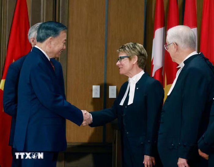 Tổng Bí thư, Chủ tịch nước Tô Lâm và Chủ tịch Thượng viện Canada Raymonde Gagne. (Ảnh: Thống Nhất/TTXVN)