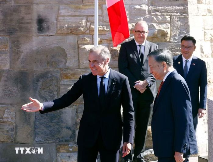Thủ tướng Canada Mark Carney đón Tổng Bí thư, Chủ tịch nước Tô Lâm. (Ảnh: Thống Nhất/TTXVN)