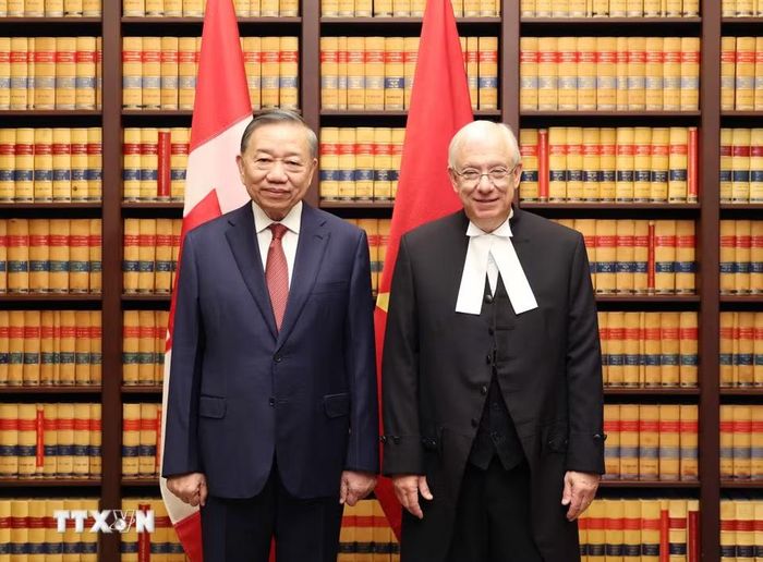 Tổng Bí thư, Chủ tịch nước Tô Lâm và Chủ tịch Hạ viện Francis Scarpaleggia. (Ảnh: Thống Nhất/TTXVN)
