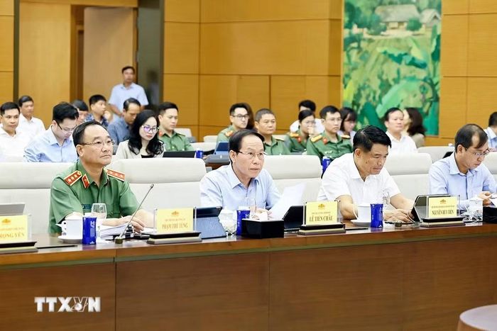 Phó Thủ tướng Chính phủ Lê Tiến Châu và đại biểu dự phiên họp. (Ảnh: Doãn Tấn/TTXVN)