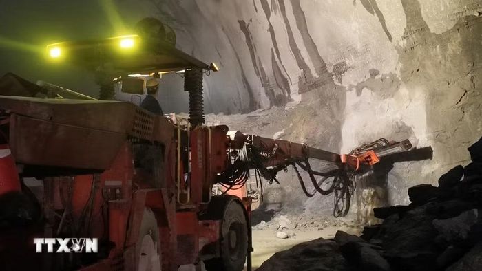 Thi công khoan hầm thủy điện tích năng Bác Ái (xã Bác Ái Tây, tỉnh Khánh Hòa). (Ảnh: Xuân Triệu/TTXVN)