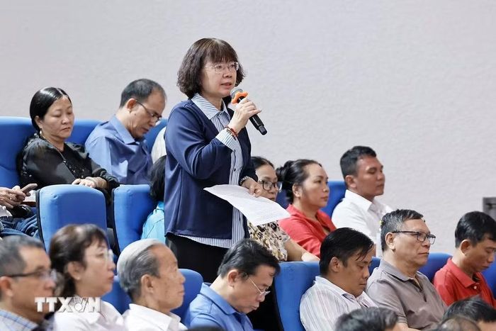 Cử tri phường Xuân Hòa, Thành phố Hồ Chí Minh phát biểu. (Ảnh: Doãn Tấn/TTXVN)