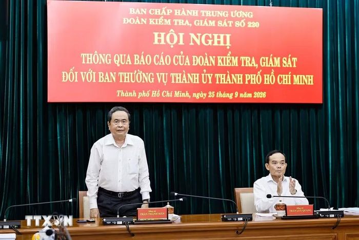 Ủy viên Bộ Chính trị, Chủ tịch Quốc hội Trần Thanh Mẫn, Trưởng Đoàn kiểm tra, giám sát số 220 của Bộ Chính trị phát biểu. (Ảnh: Doãn Tấn/TTXVN)