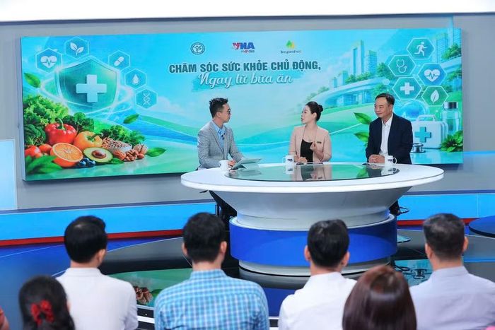 Các chuyên gia chia sẻ tại tọa đàm. (Ảnh: M.Q/Vietnam+)