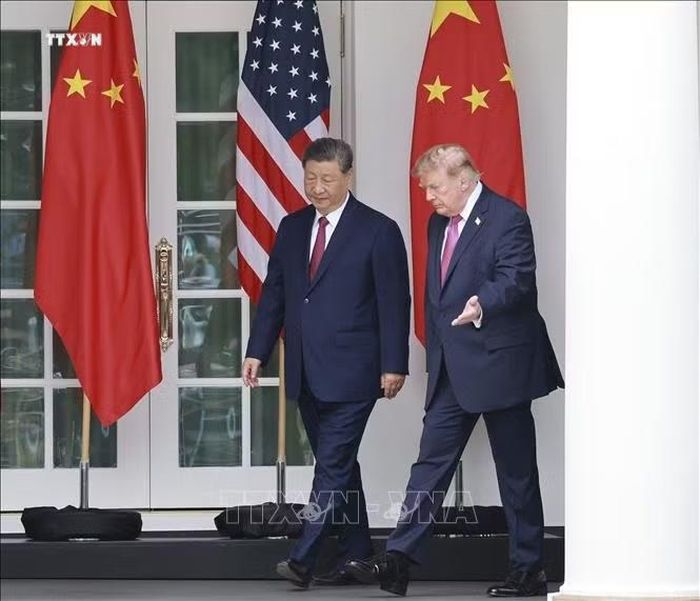 Tổng thống Mỹ Donald Trump (phải) đón Chủ tịch Trung Quốc Tập Cận Bình tại Nhà Trắng ở Washington, D.C., ngày 24/9/2026. Ảnh: THX/TTXVN phát