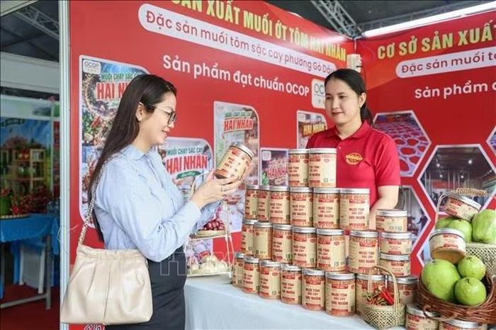 Muối ớt tôm Hai Nhân, sản phẩm OCOP 3 sao của phường Gò Dầu, tỉnh Tây Ninh, từng bước khẳng định thương hiệu bằng chất lượng và quy trình sản xuất đạt chuẩn.