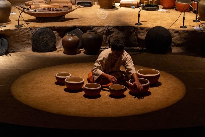 Vở diễn “Thanh âm gốm” đưa câu chuyện làng nghề đến gần hơn với người trẻ.