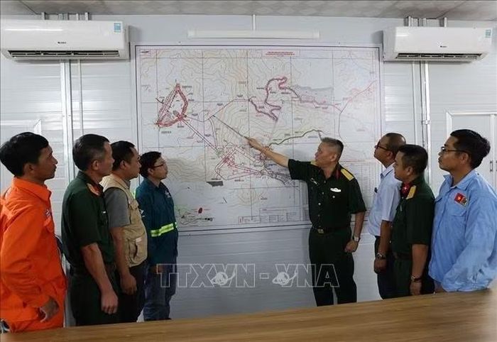 Các đơn vị thi công triển khai kế hoạch thực hiện trên sơ đồ của Dự án. Ảnh: Vũ Sinh/TTXVN