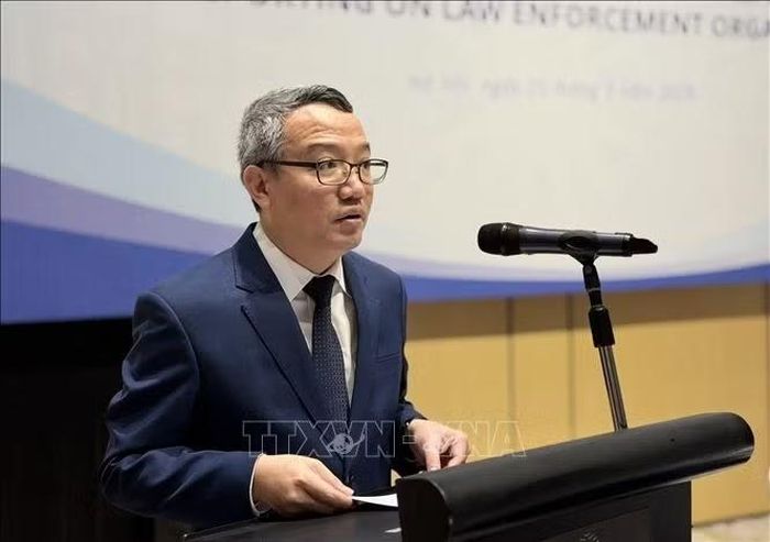 Cục trưởng Cục Kiểm tra văn bản và Tổ chức thi hành pháp luật, Bộ Tư pháp Hồ Quang Huy phát biểu khai mạc Hội thảo.
