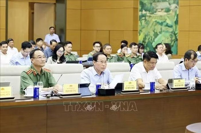Phó Thủ tướng Chính phủ Lê Tiến Châu và đại biểu dự phiên họp. Ảnh: Doãn Tấn/TTXVN