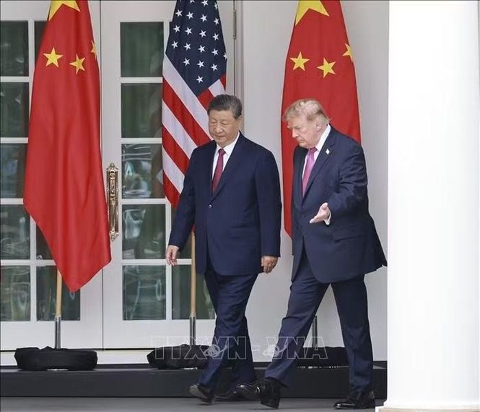 Tổng thống Mỹ Donald Trump (phải) đón Chủ tịch Trung Quốc Tập Cận Bình tại Nhà Trắng ở Washington, D.C., ngày 24/9/2026. Ảnh: THX/TTXVN phát
