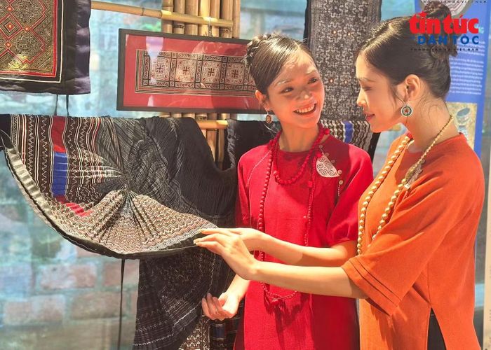 Không gian văn hóa dân tộc Mông giới thiệu những giá trị văn hóa truyền thống đặc sắc của đồng bào.