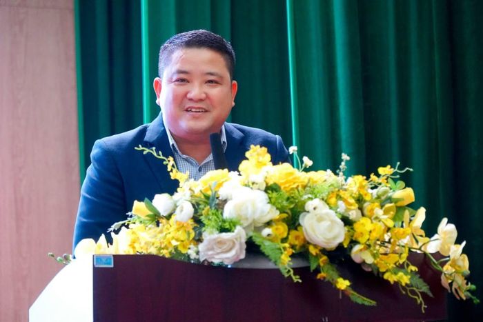 Ông Nguyễn Tuấn Khởi, Chủ tịch Mạng lưới Ngân hàng Thực phẩm Việt Nam chia sẻ thực tiễn kết nối nguồn thực phẩm còn giá trị đến với những cộng đồng có nhu cầu.
