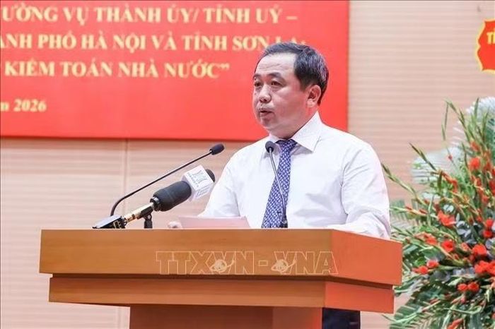 Ủy viên Bộ Chính trị, Bí thư Thành ủy, Trưởng đoàn đại biểu Quốc hội thành phố Hà Nội Trần Đức Thắng phát biểu tại hội nghị.