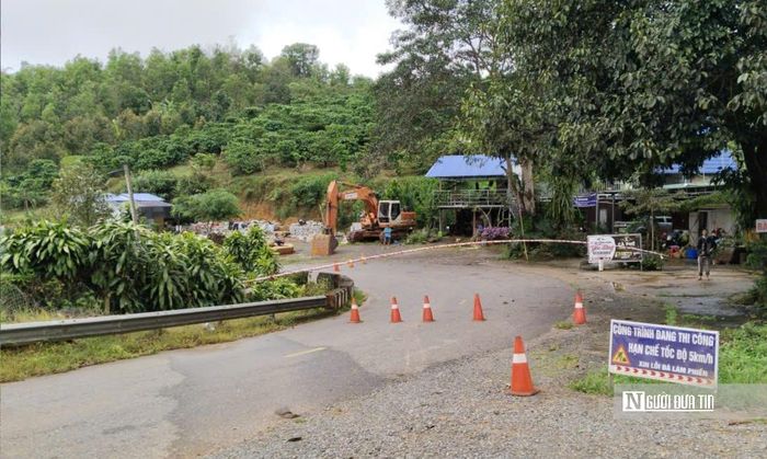 “Khu vực đang thi công chủ yếu để bà con xung quanh đi làm rẫy, vào vườn đi lại. Còn lại cấm không cho xe ô tô lưu thông”, Chủ tịch UBND xã Sơn Điền cho biết. (Ảnh chụp ngày 24/9).