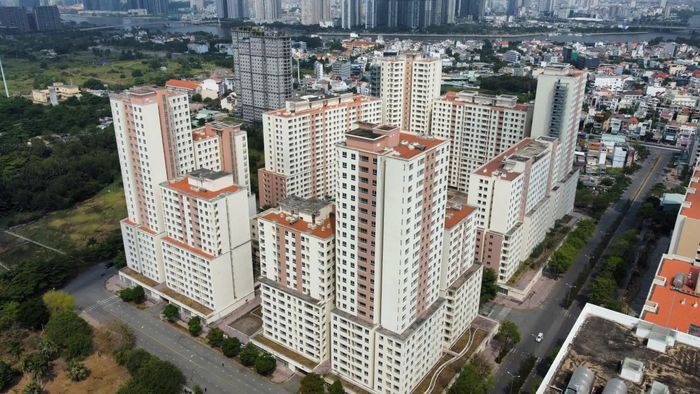 Những tòa nhà tái định cư tại Thủ Thiêm (TP Hồ Chí Minh) vẫn đang bị bỏ hoang.
