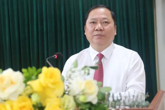 Ông Nguyễn Phi Long, Ủy viên Trung ương Đảng, Phó Bí thư Thường trực Đảng ủy MTTQ, các đoàn thể Trung ương phát biểu tại buổi lễ