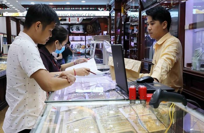 Cập nhật mới nhất giá vàng hôm nay 25/9. Ảnh: Trần Việt - TTXVN