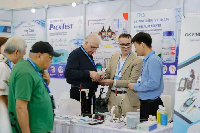 Triển lãm có hơn 18.000 lượt đăng ký trực tuyến, khoảng 75% khách mua hàng chuyên nghiệp đến từ các nhà máy, doanh nghiệp gia công, nhà phân phối và bộ phận thu mua của các thương hiệu tại Việt Nam. Ảnh: Ngọc Quỳnh/Bnews/vnanet.vn